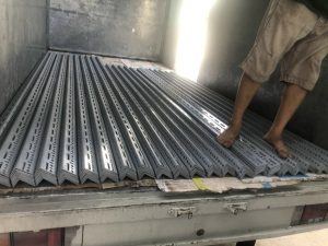 Sắt V lỗ đa năng v3x3cm