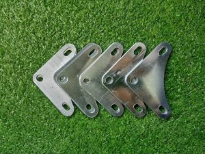 bát lắp kệ sắt V lỗ