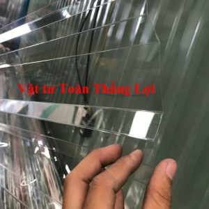 tôn nhựa lấy sáng poly